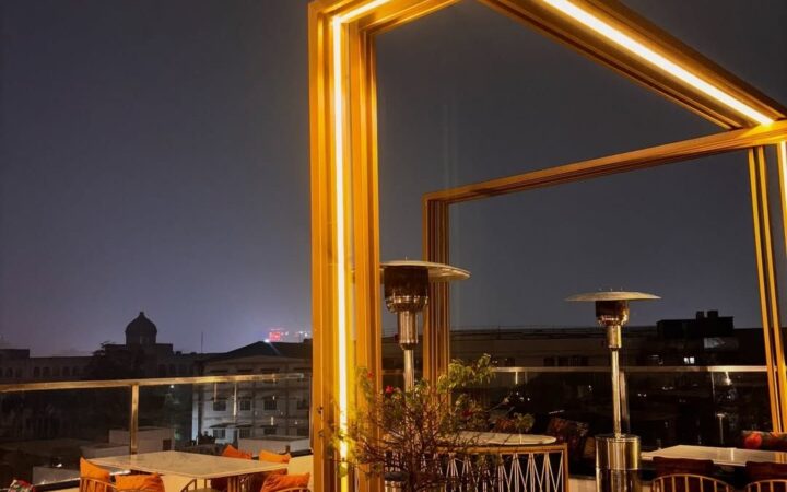 Rooftop Table Booking Jaipur for Groups of Six