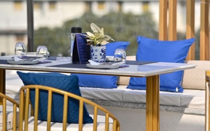 How to Book Table for Group Jaipur Rooftop via WhatsApp