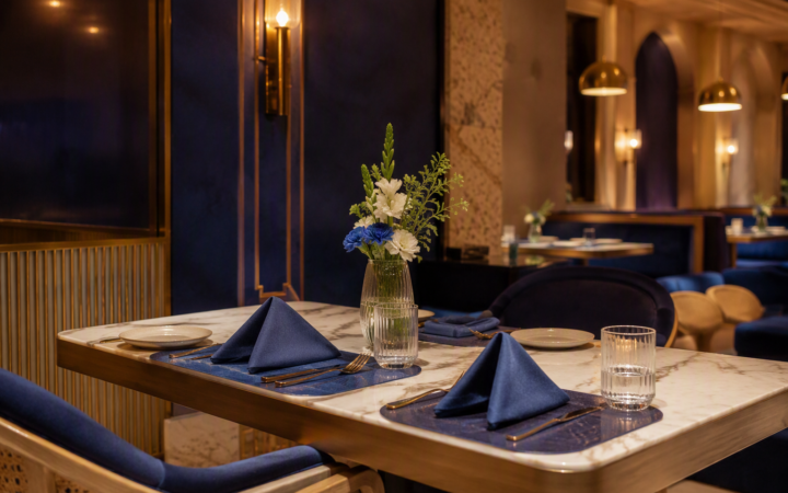 How to Book Table for 10 on Saturday in C-Scheme Jaipur