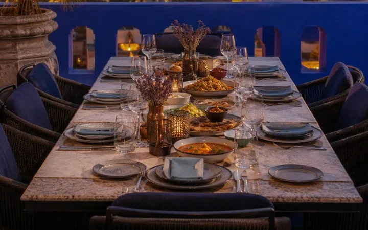 Family Restaurant Near Me: Pre-Order Family Tables for 8 20 or 60 with Young Children