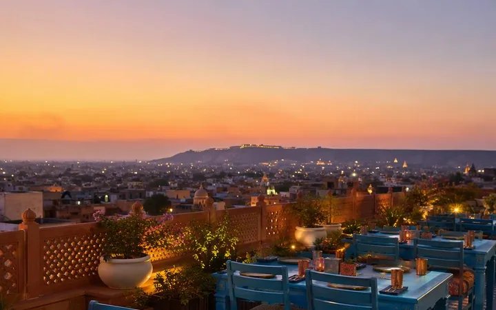 Roof Top Restaurants Near Me: Lunch vs Dinner Skyline Views